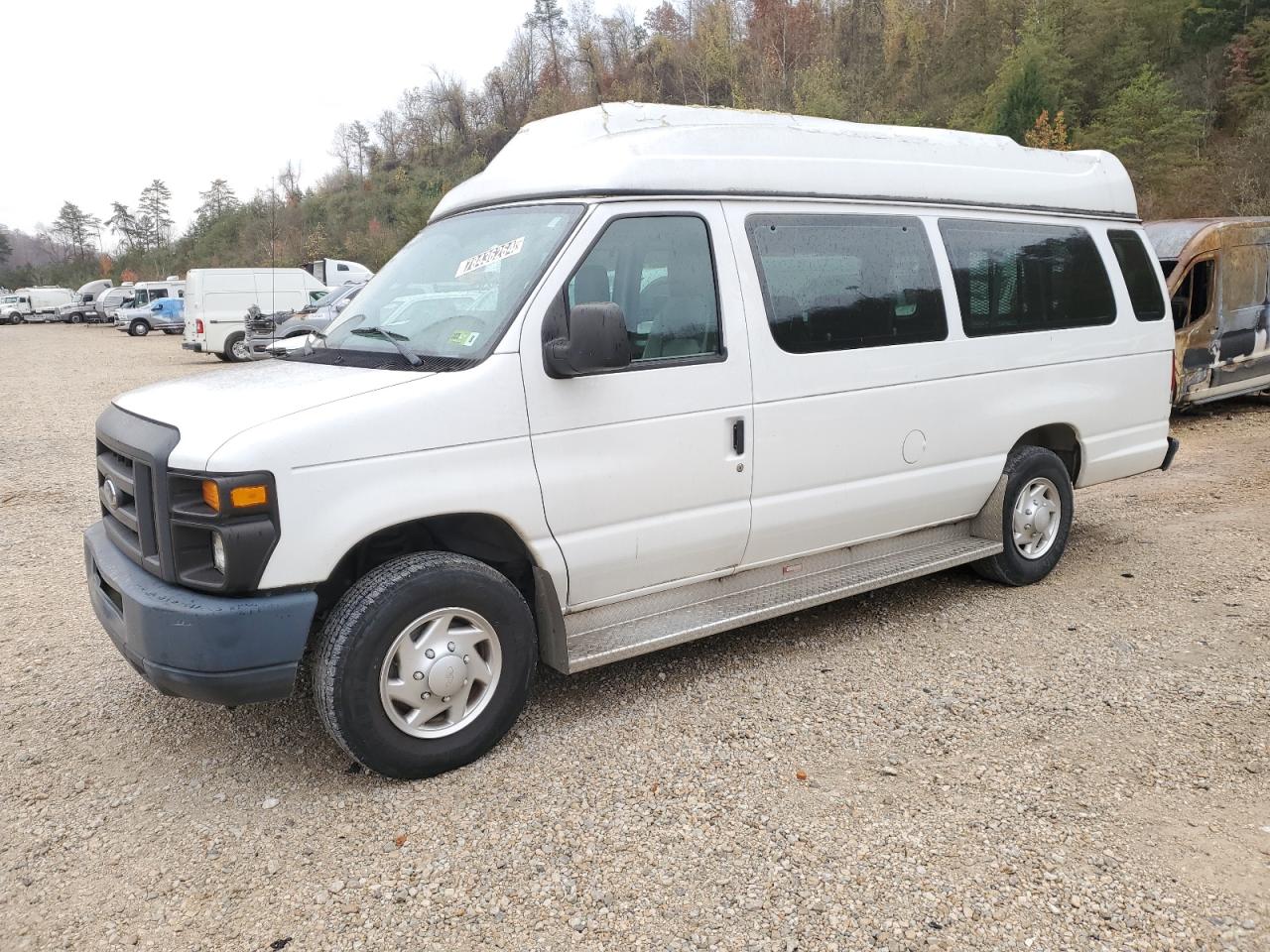 2013 Ford Econoline E250 Van zu verkaufen in Hurricane, WV - Top/Roof