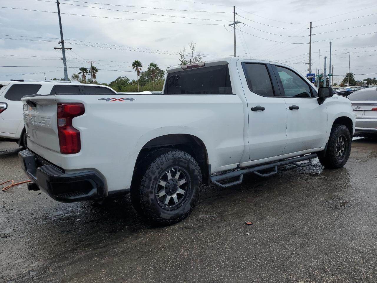 2019 Chevrolet Silverado - Image 3
