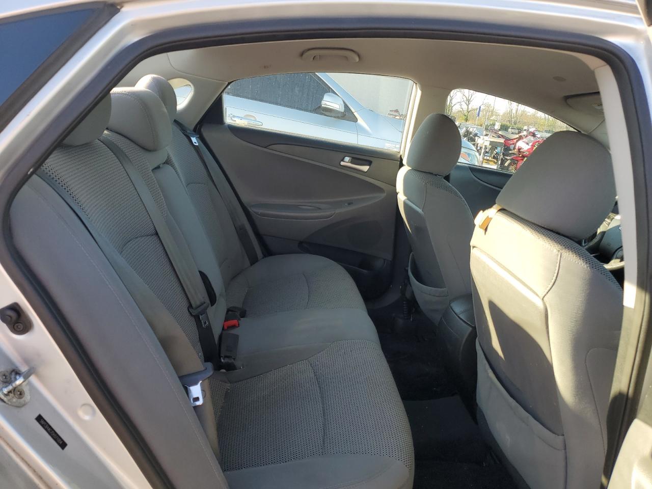 2013 Hyundai Sonata - Image 10