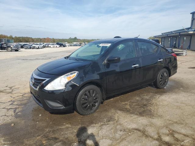  NISSAN VERSA 2015 Черный