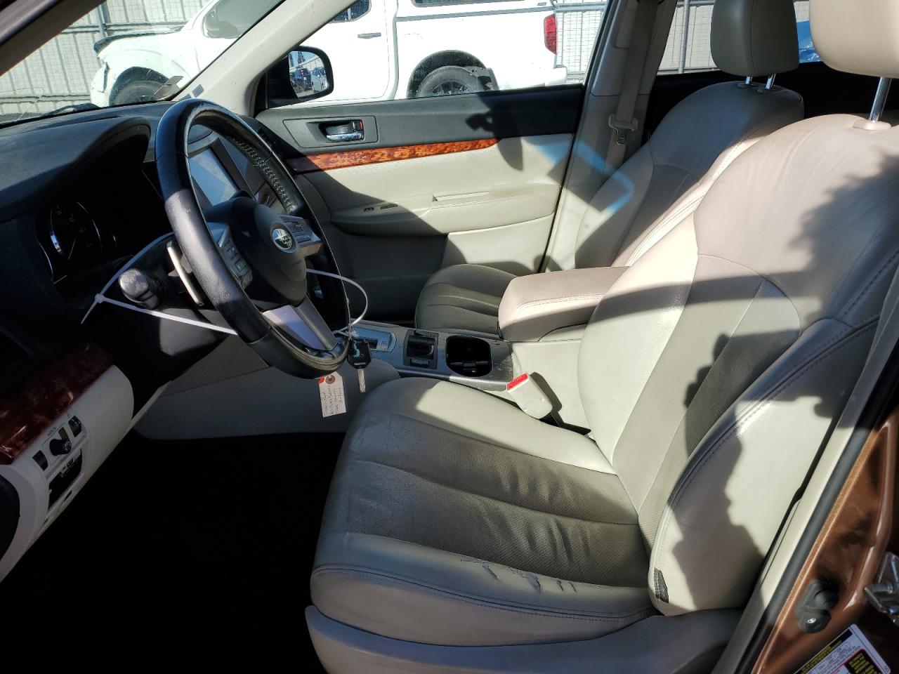 2011 Subaru Outback - Image 7