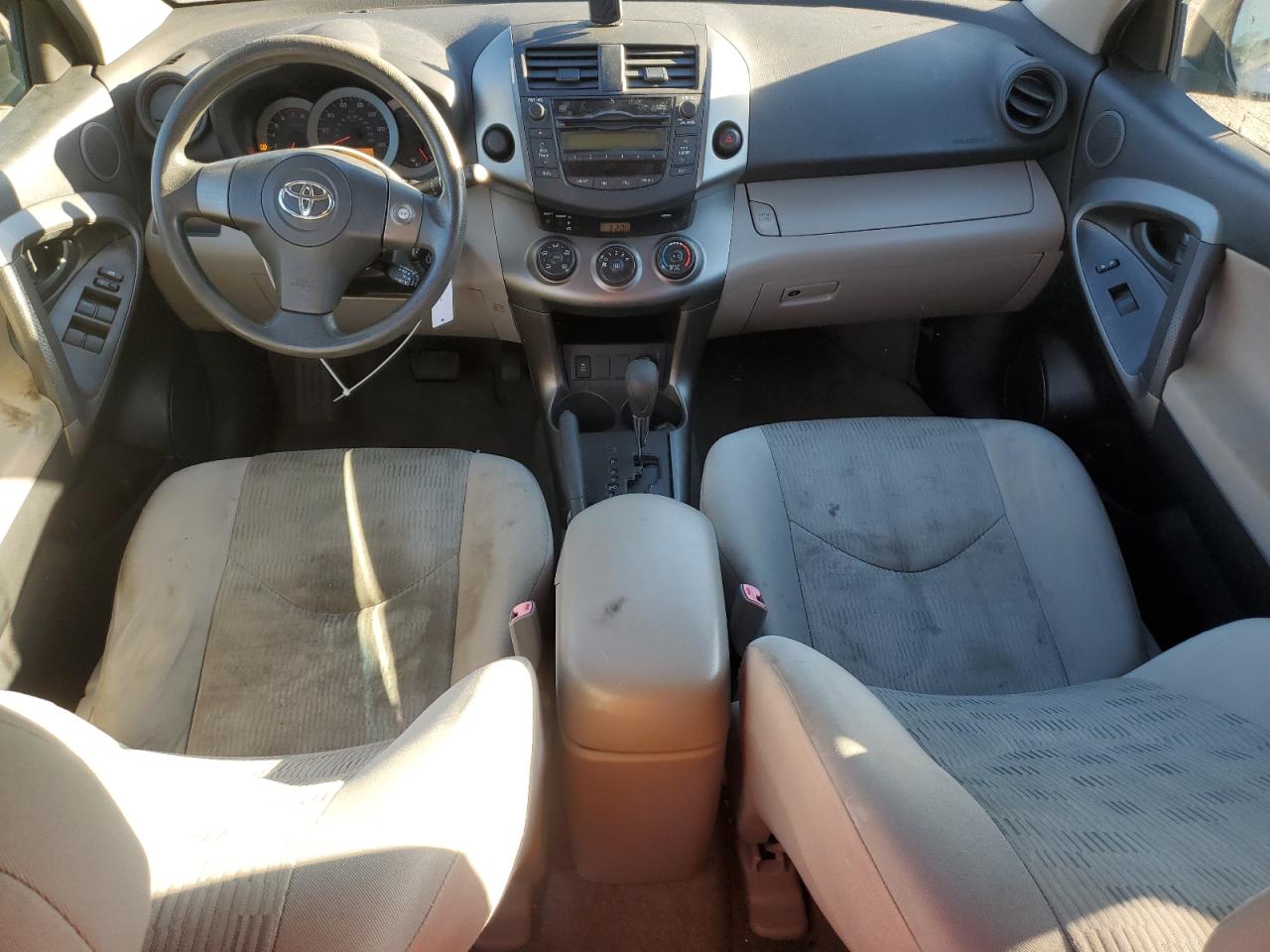 2010 Toyota RAV 4 - Image 8