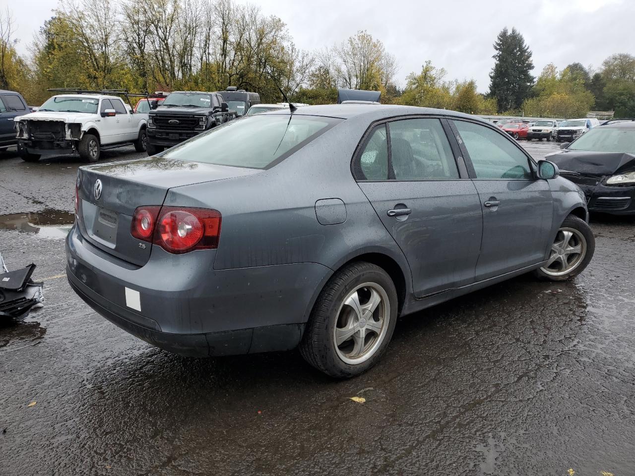 2010 Volkswagen Jetta - Image 3