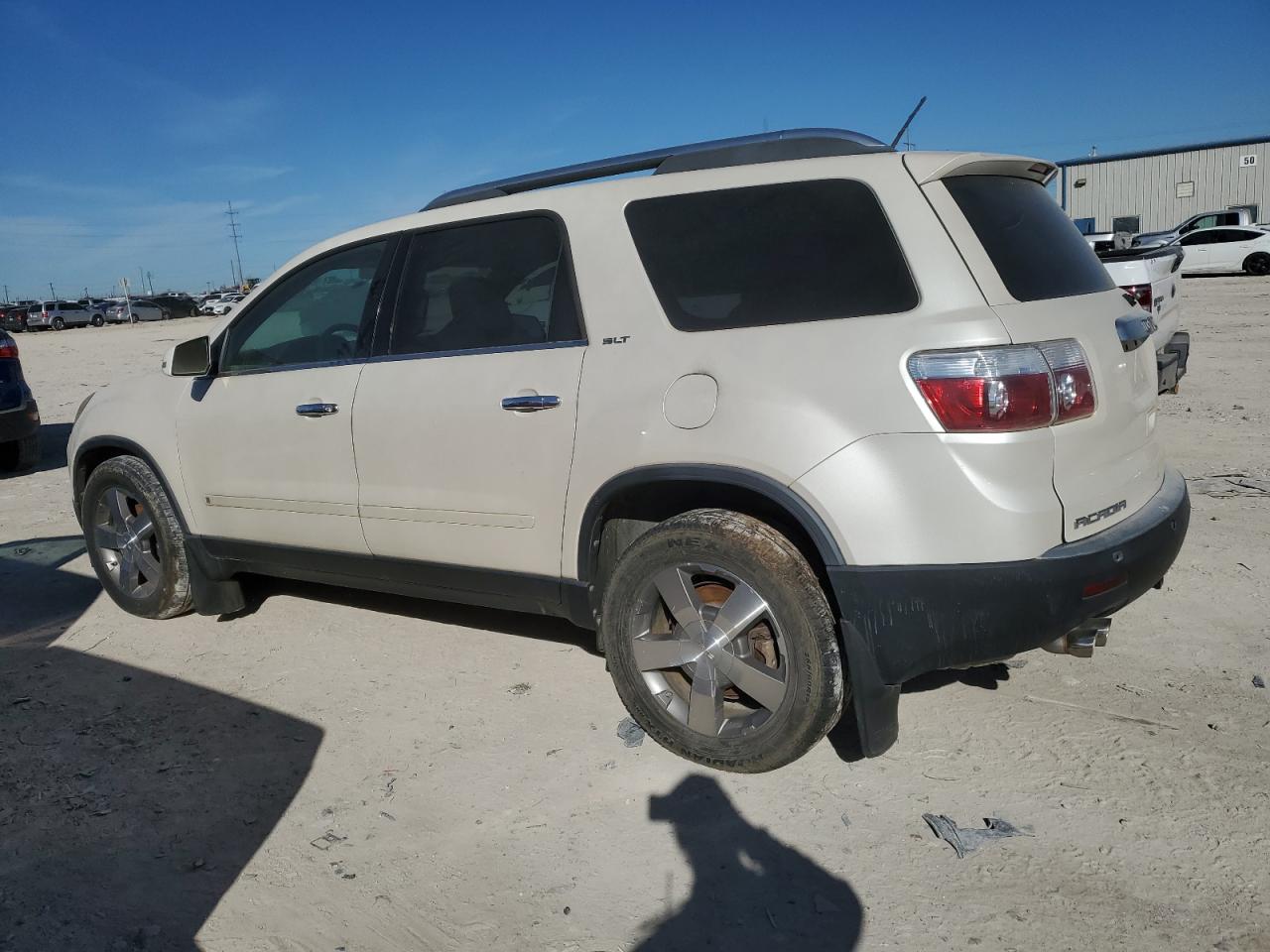 2009 GMC Acadia - Image 2