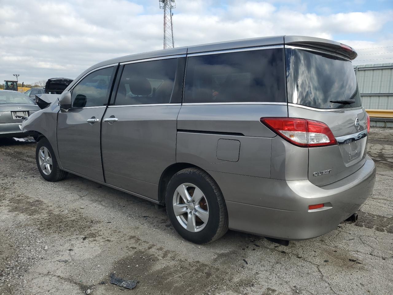 2011 Nissan Quest - Image 2