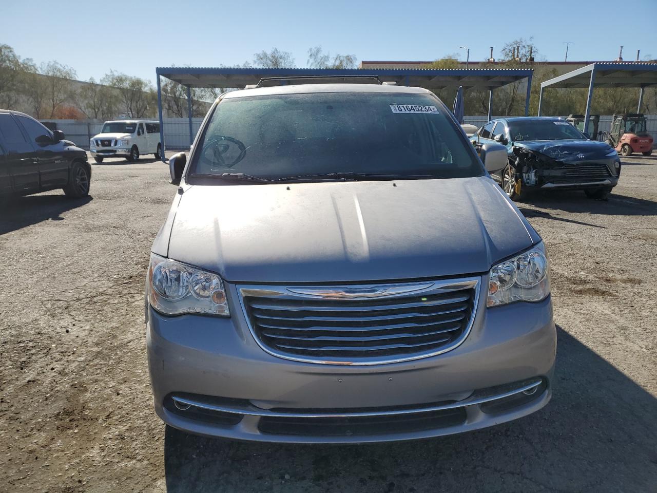 2015 Chrysler Town & Country - Image 5