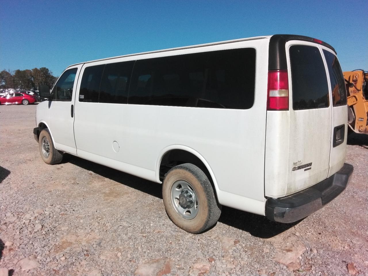 2015 Chevrolet Express - Image 2