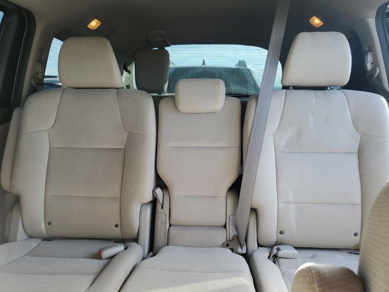 2012 Honda Odyssey - Image 10