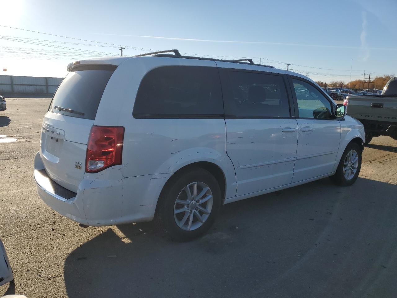 2014 Dodge Caravan - Image 3