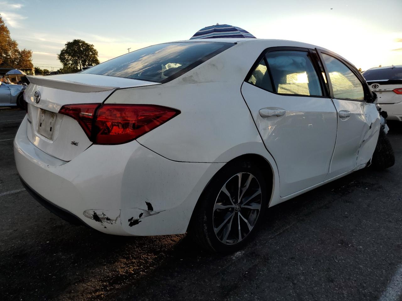 VIN 5YFBURHE9JP738839 2018 TOYOTA COROLLA no.3