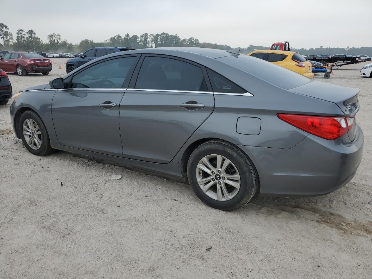 2013 Hyundai Sonata - Image 2