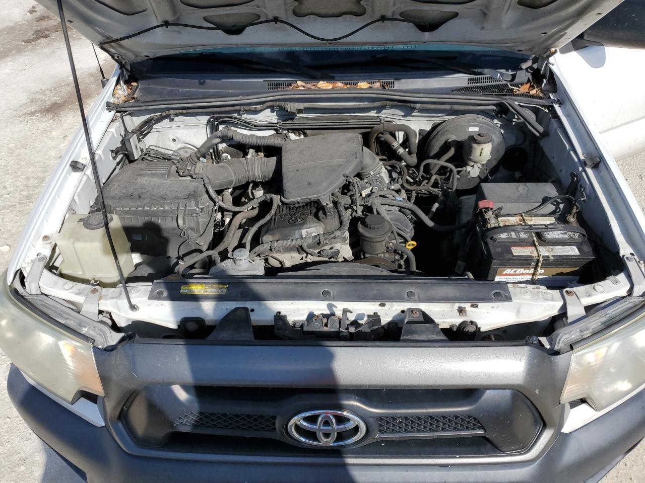 2015 Toyota Tacoma - Image 11