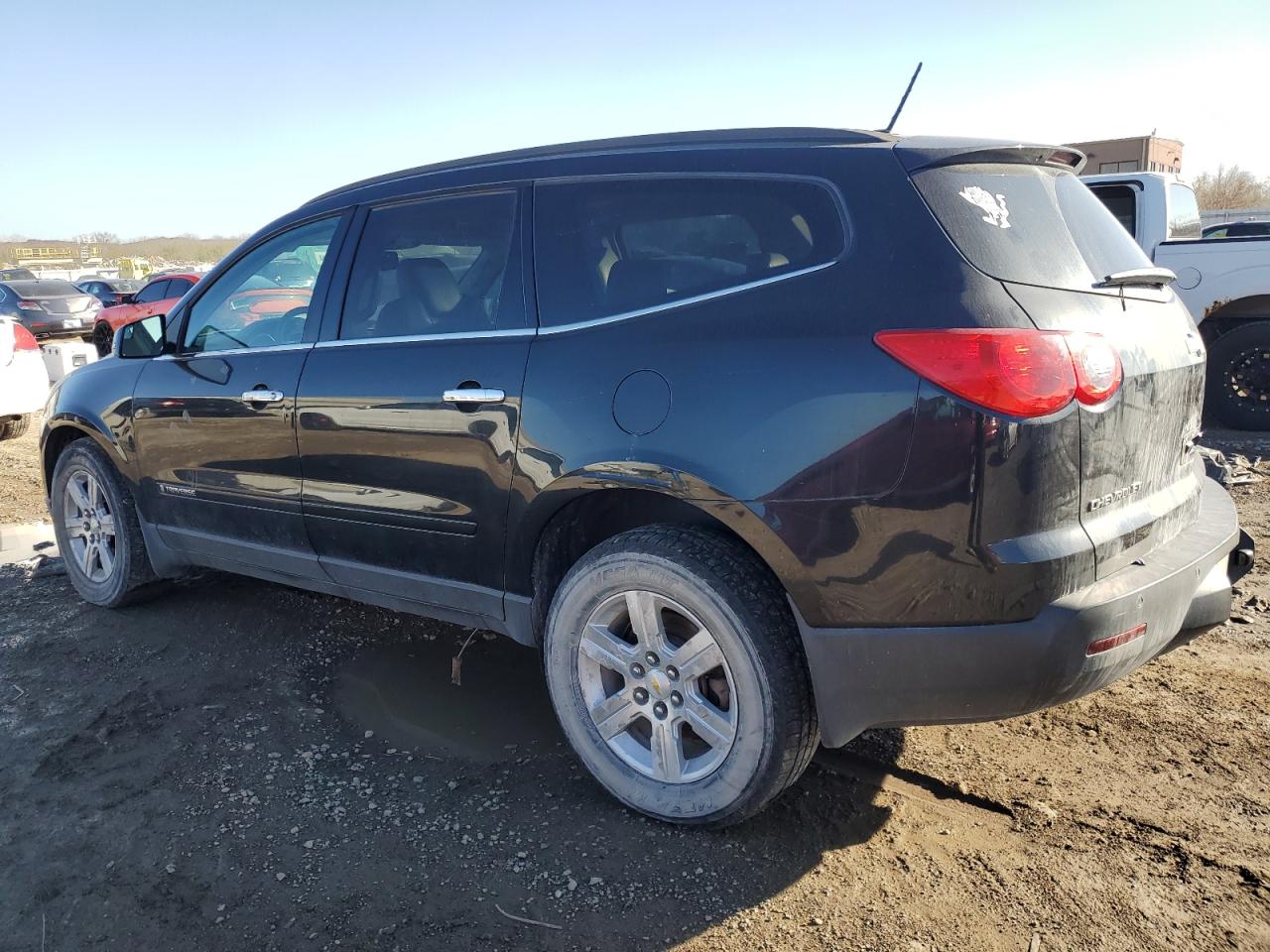 2009 Chevrolet Traverse - Image 2
