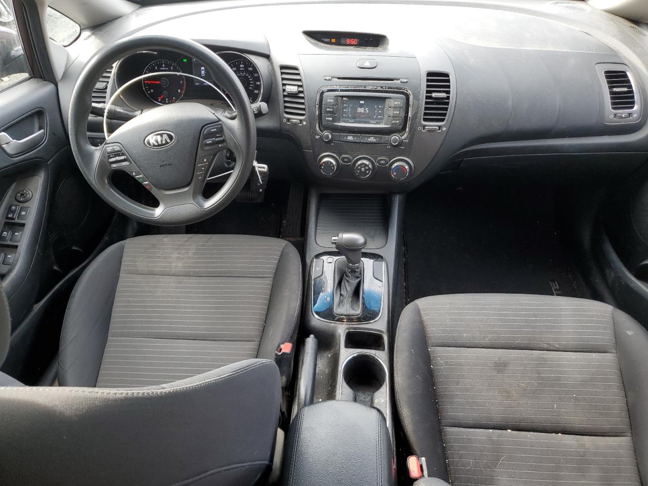 2017 Kia Forte - Image 8