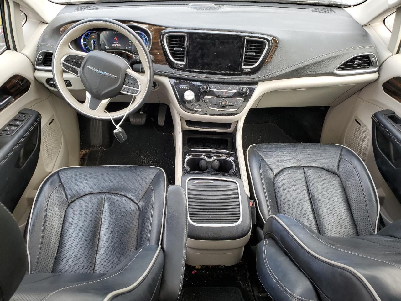 2021 Chrysler Pacifica - Image 8