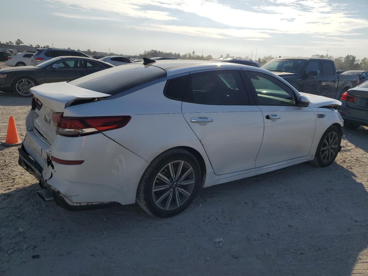 2019 Kia Optima - Image 3