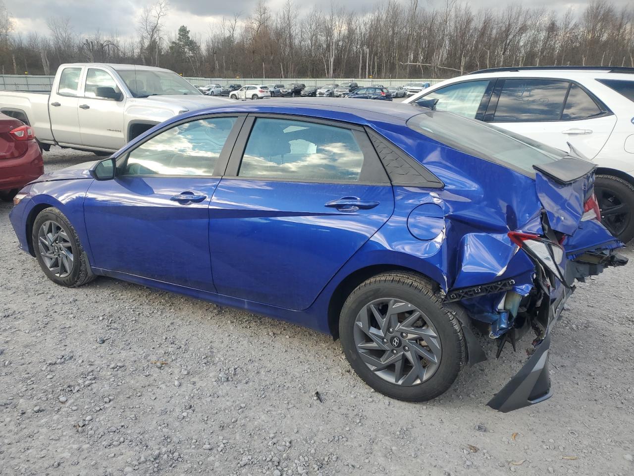 2024 Hyundai Elantra - Image 2