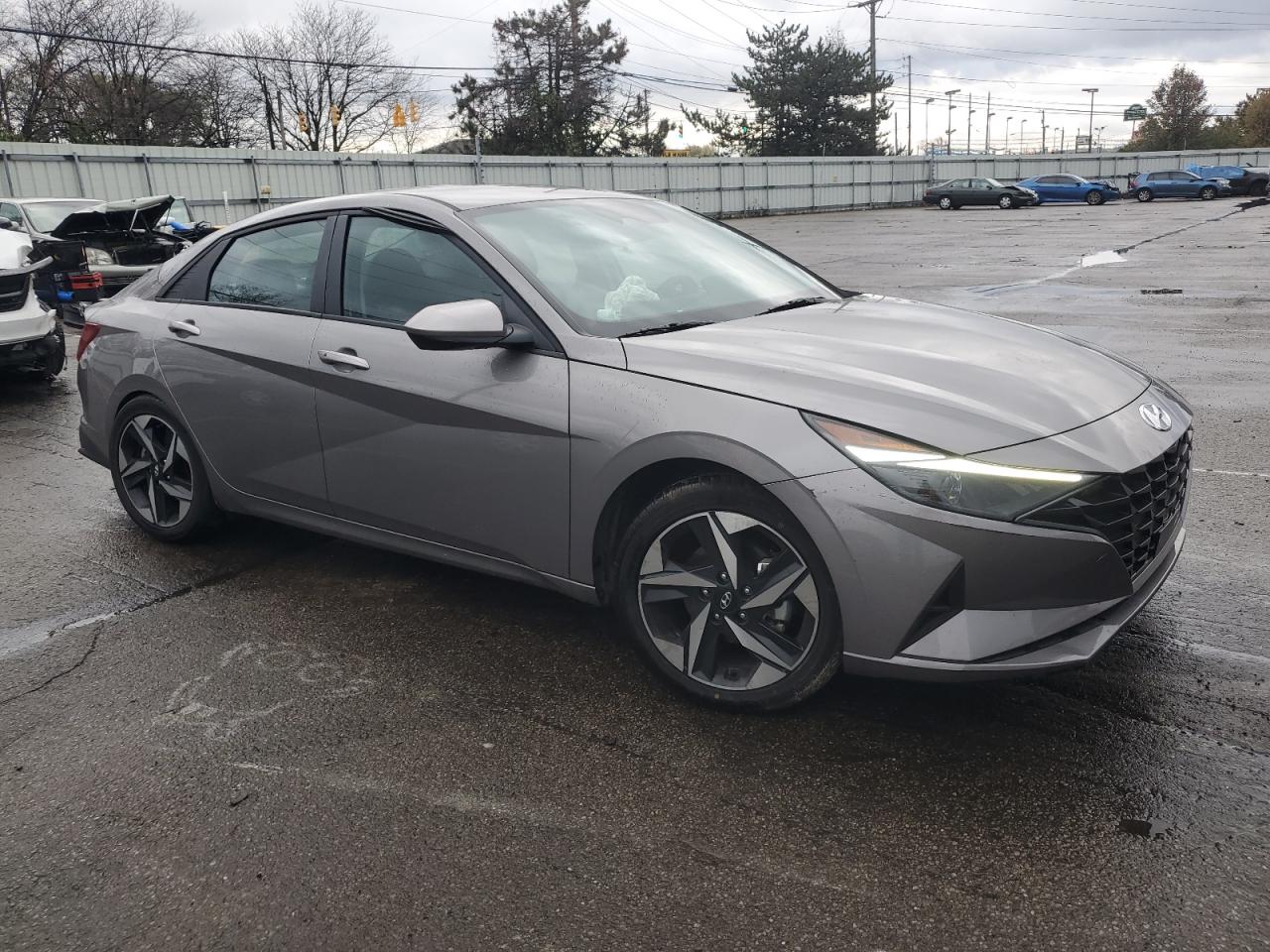 2023 Hyundai Elantra - Image 4