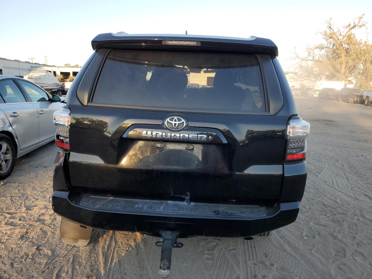 2018 Toyota 4Runner - Image 6