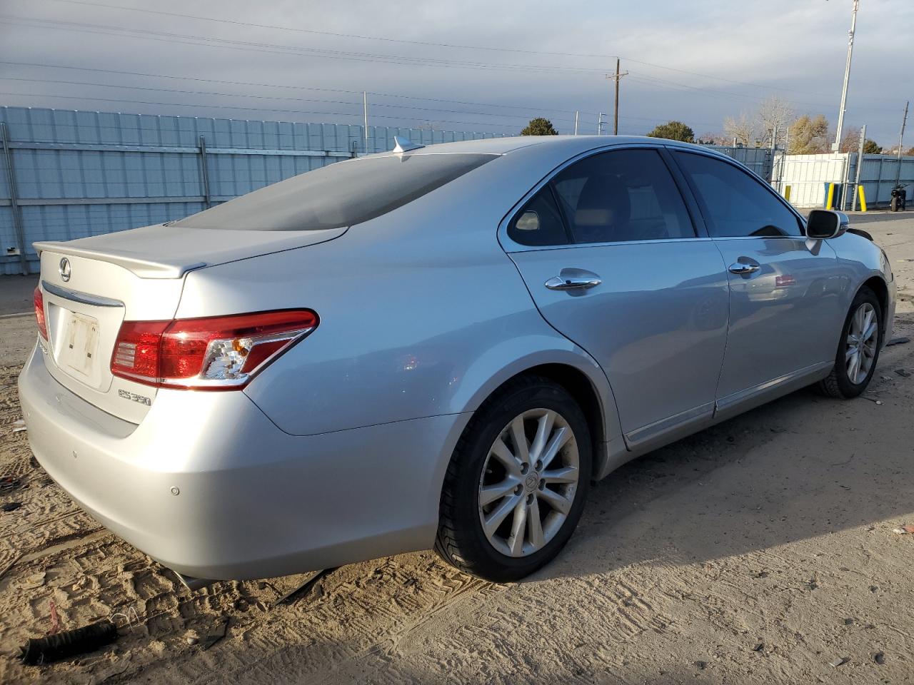 2010 Lexus ES - Image 3