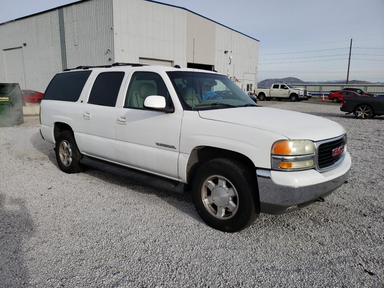 2004 GMC Yukon - Image 4