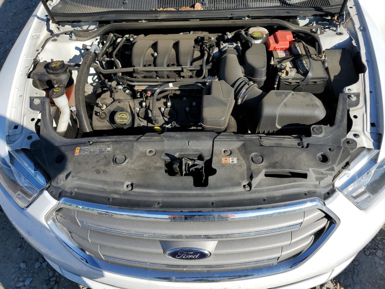 2018 Ford Taurus - Image 13