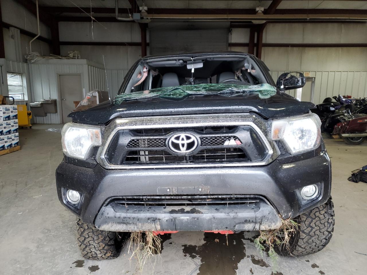 2015 Toyota Tacoma - Image 5