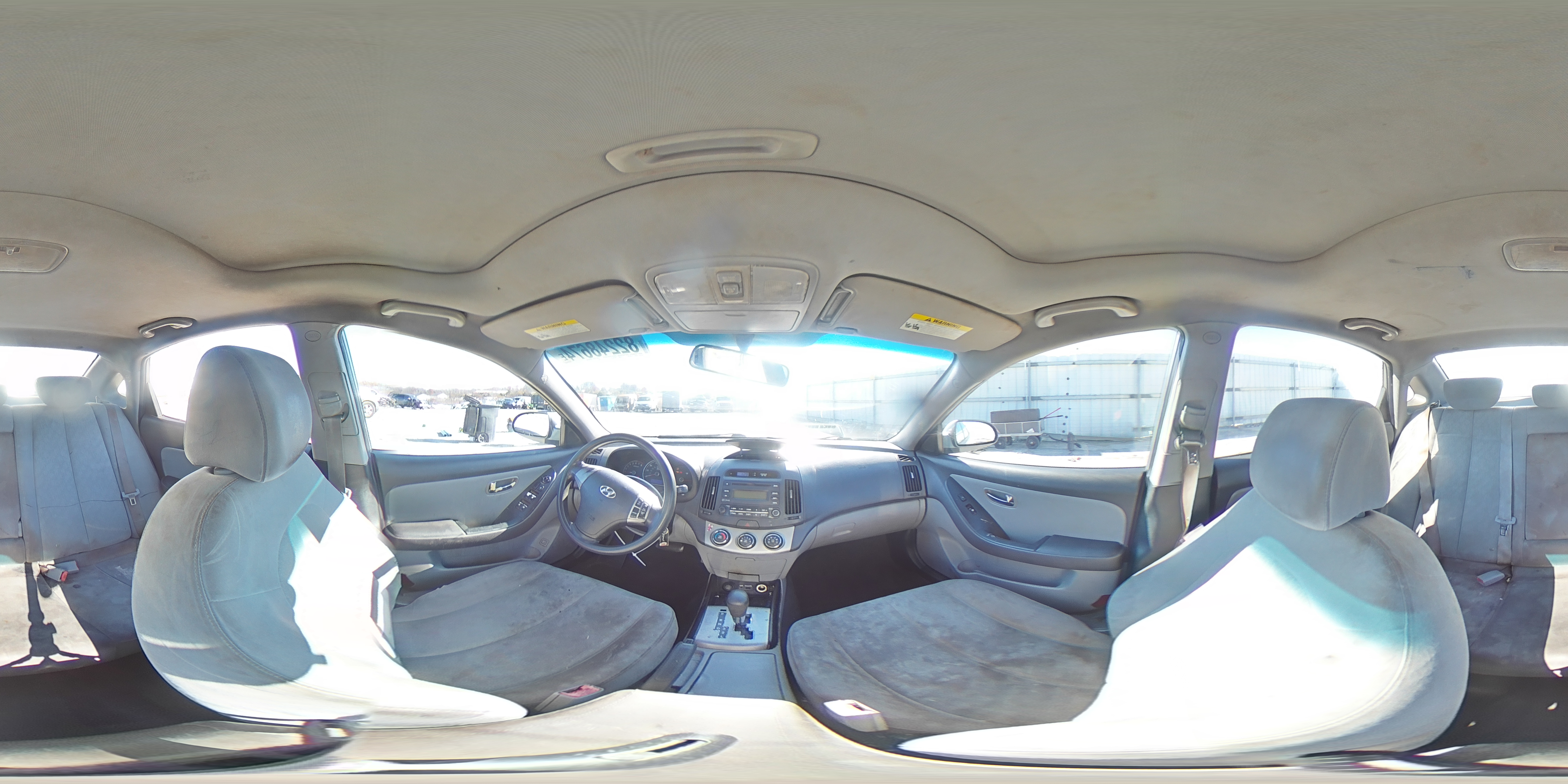 2010 Hyundai Elantra - Image 13