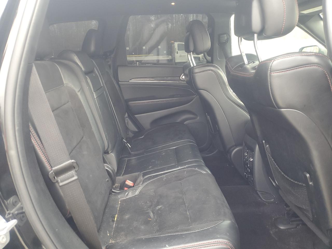 2017 Jeep Grand Cherokee - Image 11