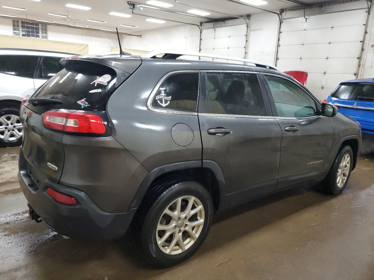 2016 Jeep Grand Cherokee - Image 3