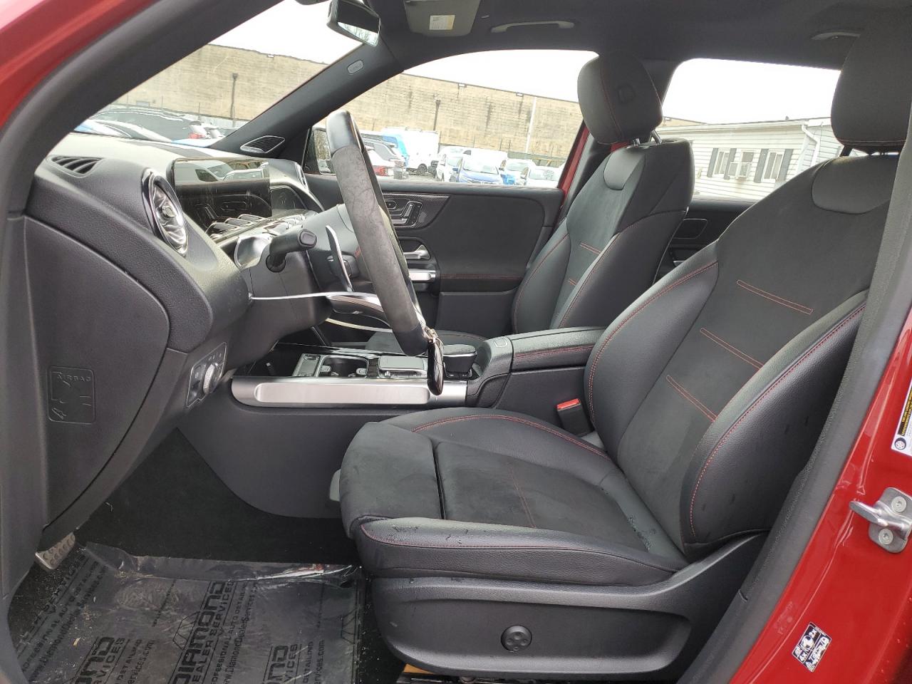 2023 Mercedes-Benz GLB - Image 7