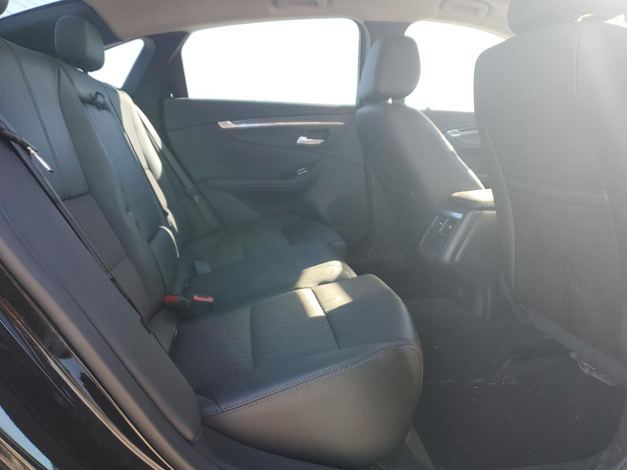2018 Chevrolet Impala - Image 10