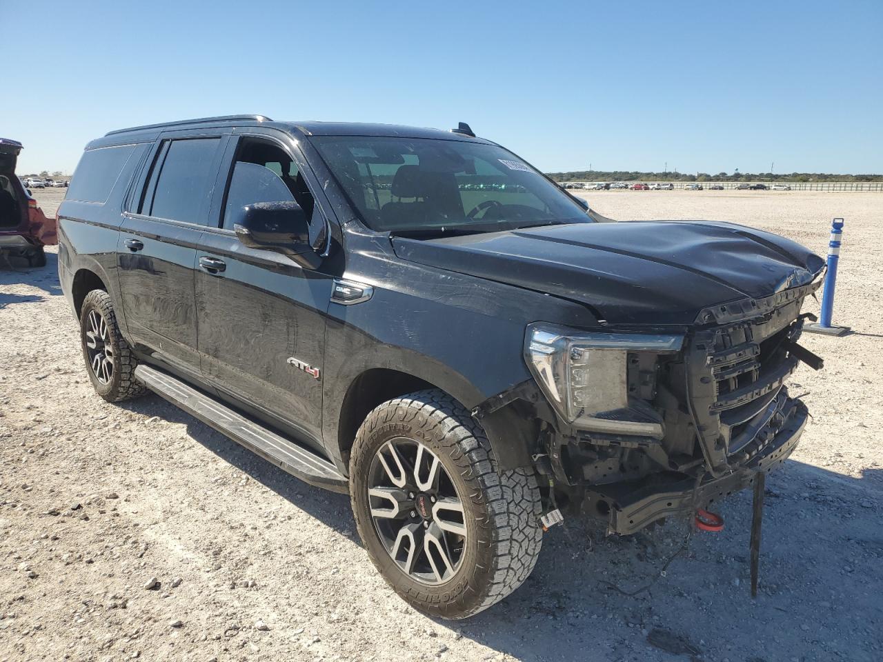 2022 GMC Yukon - Image 4