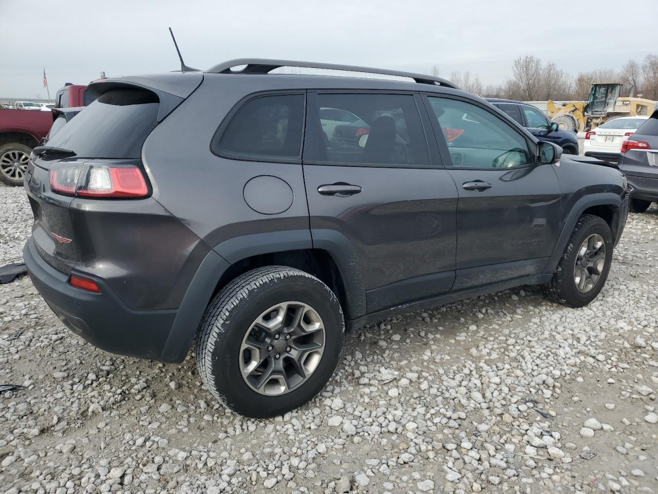 2019 Jeep Cherokee - Image 3