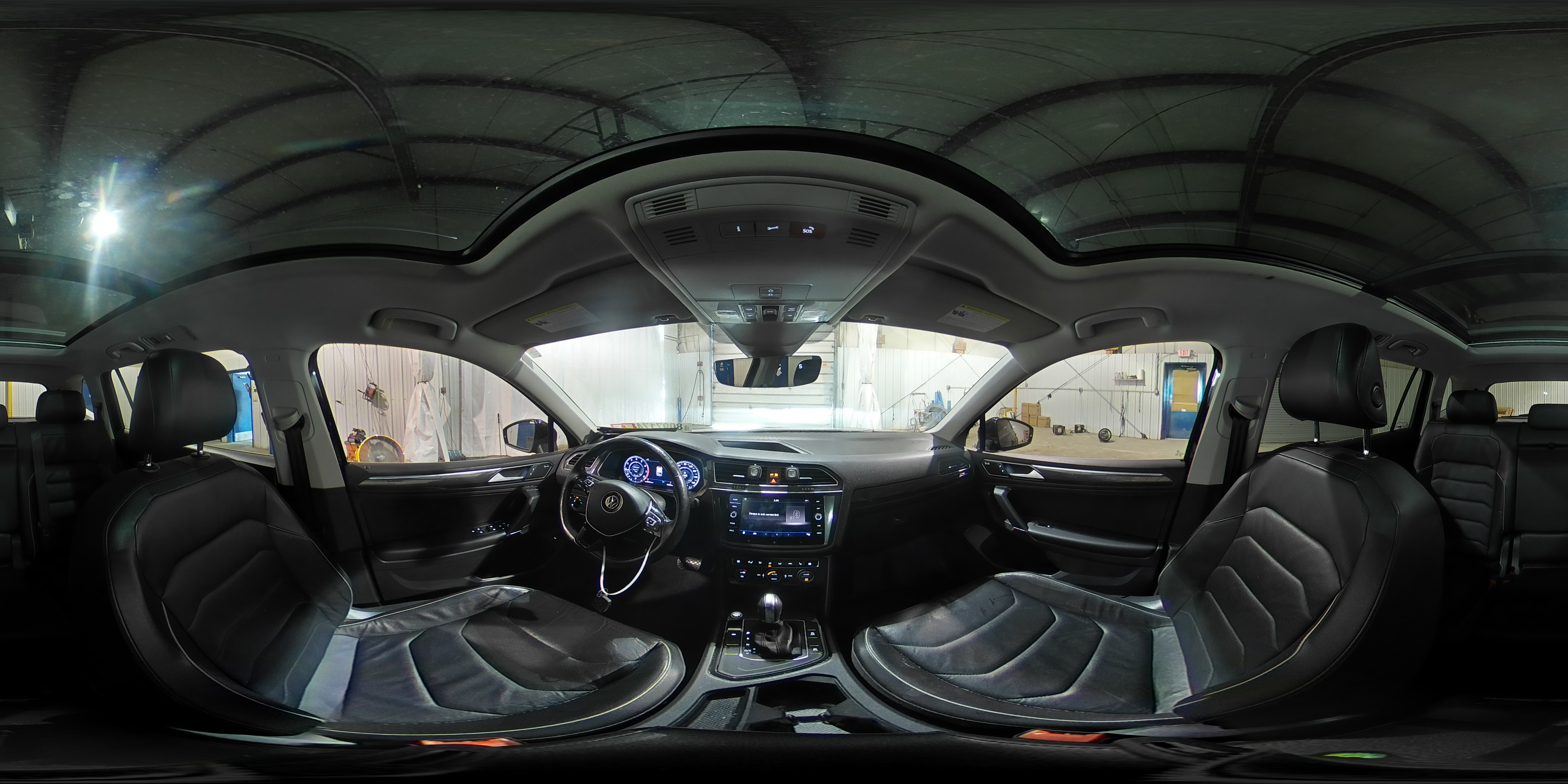 2018 Volkswagen Tiguan - Image 16