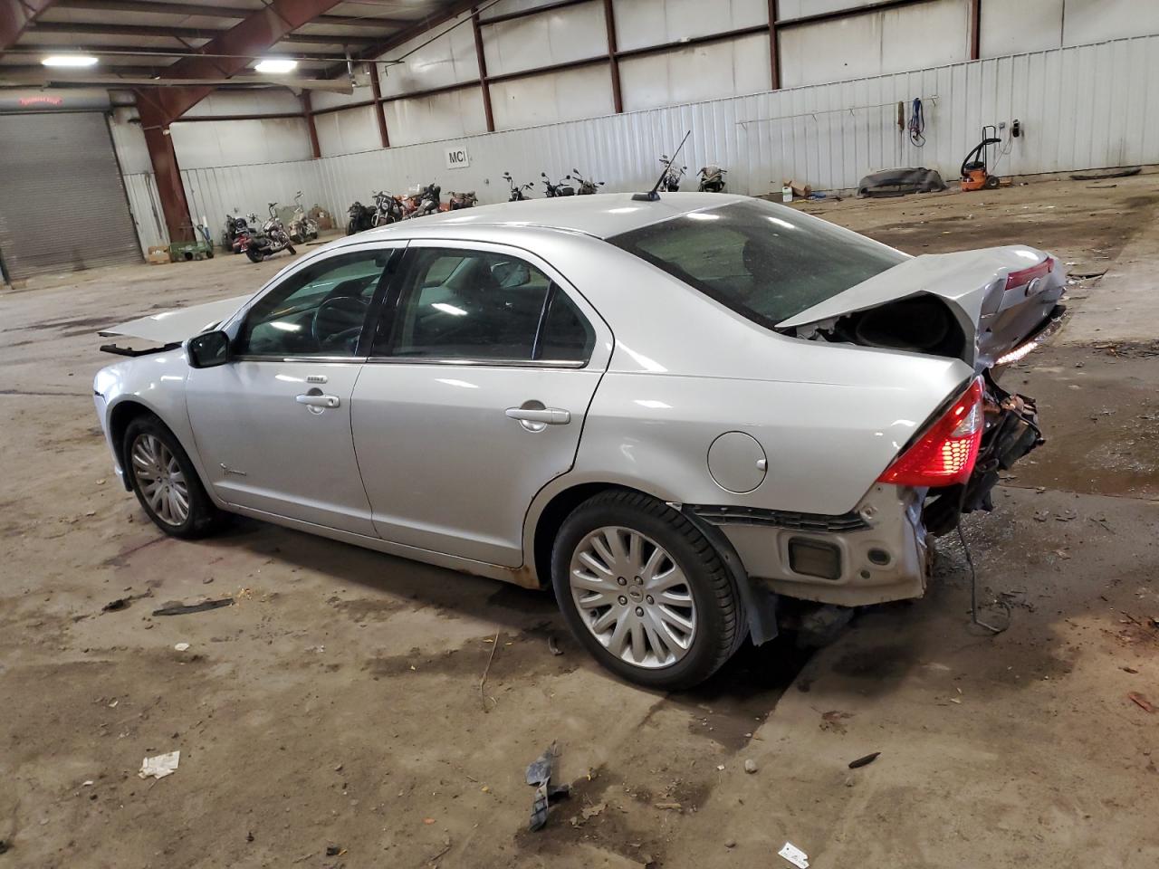 2011 Ford Fusion - Image 2