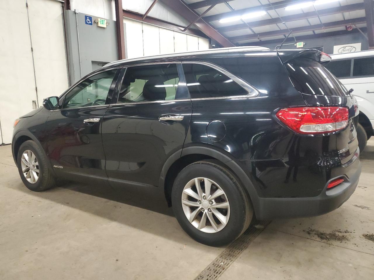 VIN 5XYPGDA57GG179136 2016 KIA SORENTO no.2