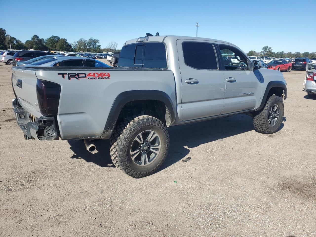 VIN 3TMCZ5AN3JM139029 2018 TOYOTA TACOMA no.3