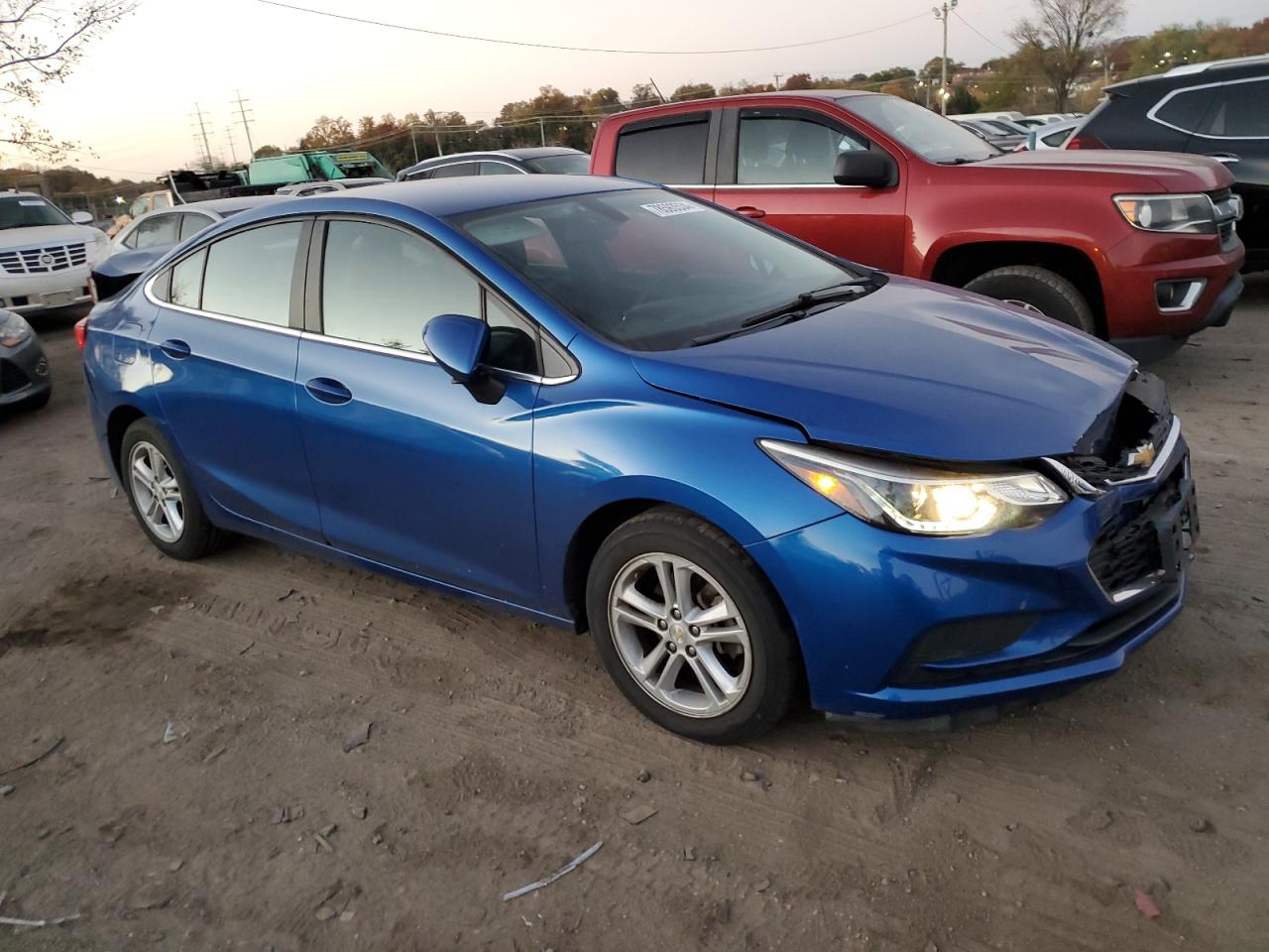 2017 Chevrolet Cruze - Image 4