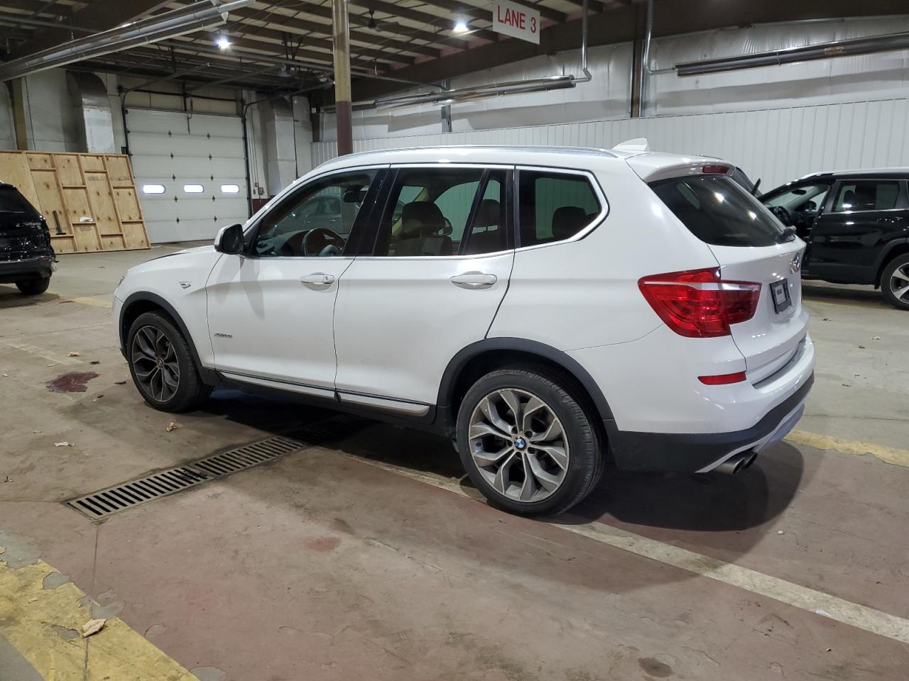 VIN 5UXWX9C54F0D46774 2015 BMW X3 no.2