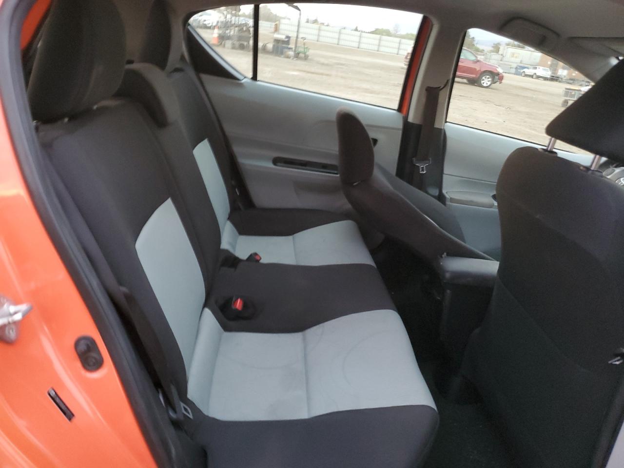 2013 Toyota Prius C VIN: JTDKDTB34D1035310 Lot: 81981374