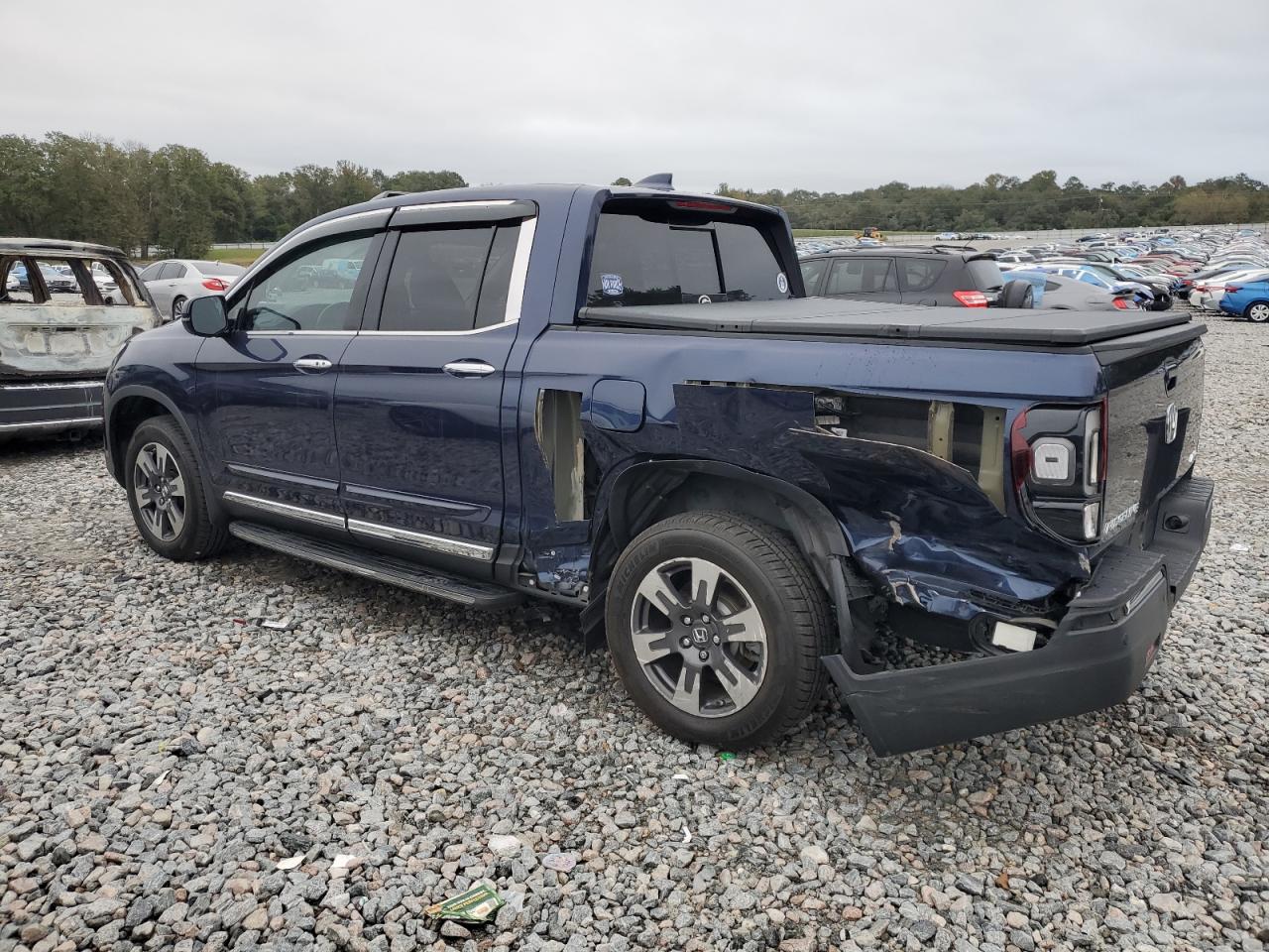 2019 Honda Ridgeline - Image 2