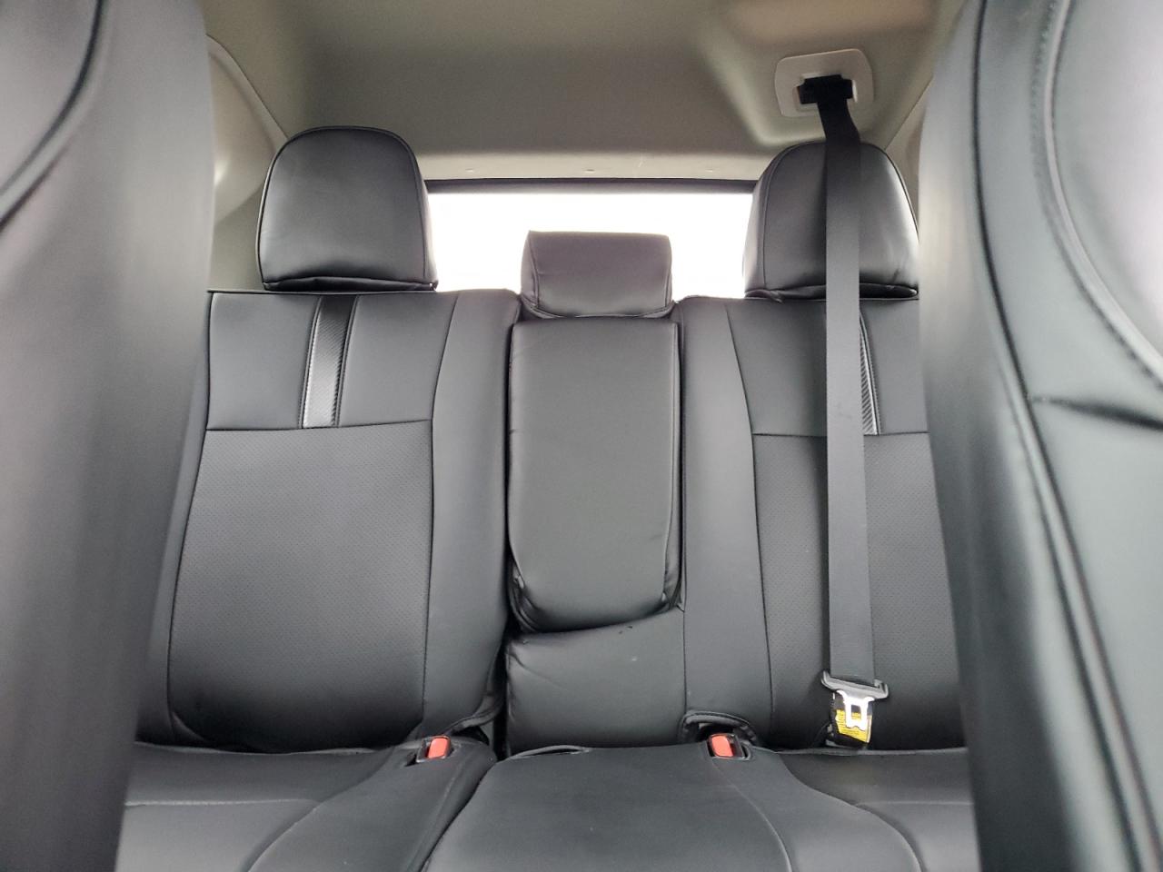 2016 Toyota RAV 4 - Image 10