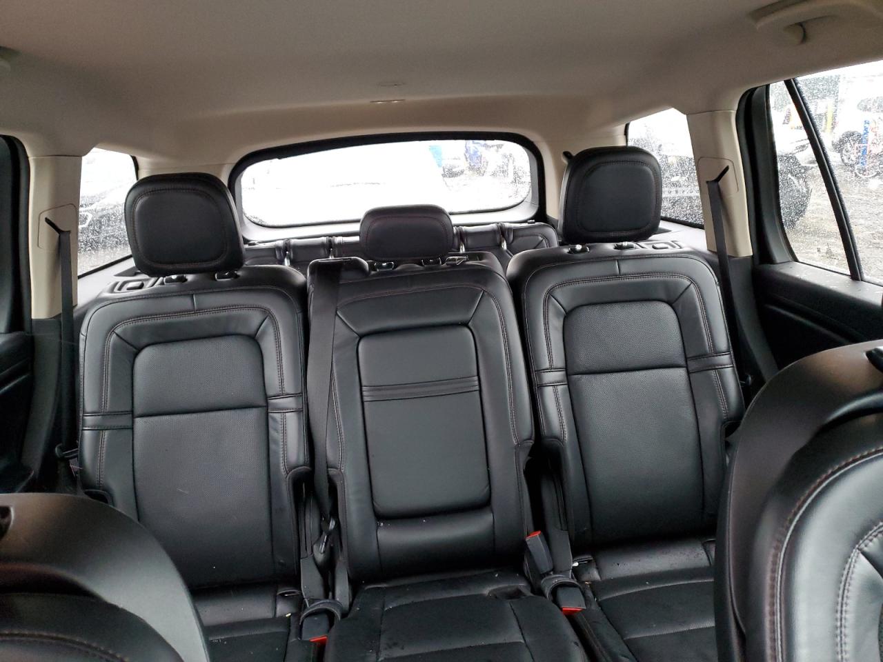 2020 Lincoln Aviator - Image 10