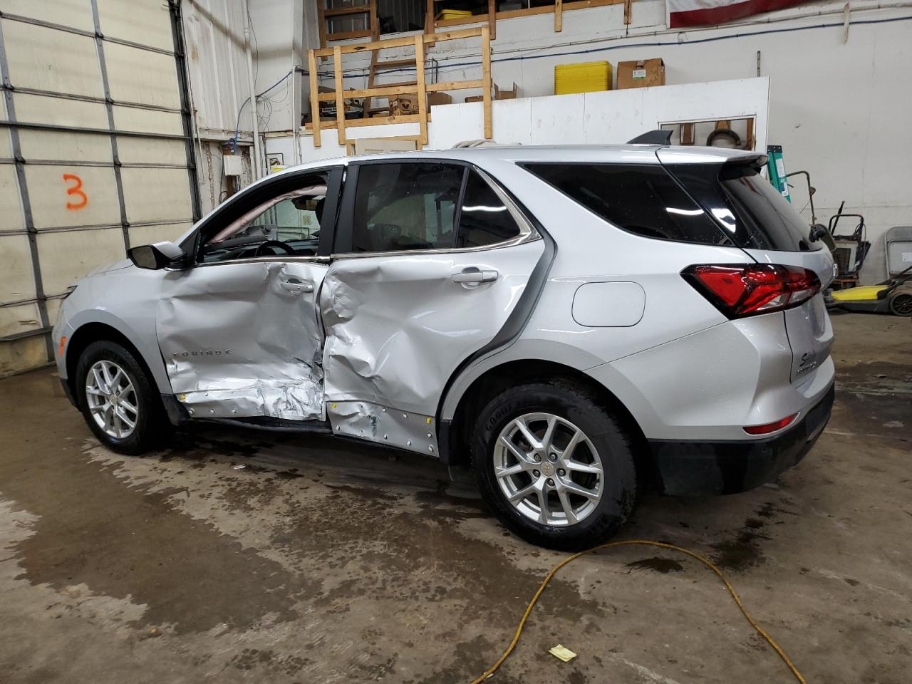 2022 Chevrolet Equinox - Image 2