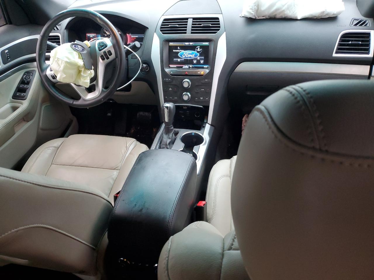 2015 Ford Explorer - Image 8