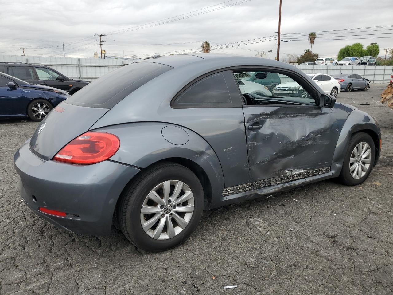 2014 Volkswagen Beetle - Image 3