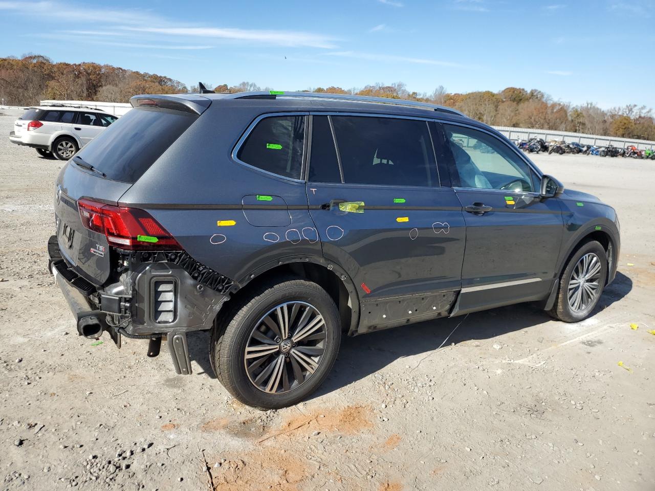 2018 Volkswagen Tiguan - Image 3