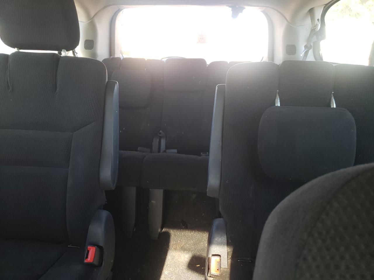 2016 Dodge Caravan - Image 10