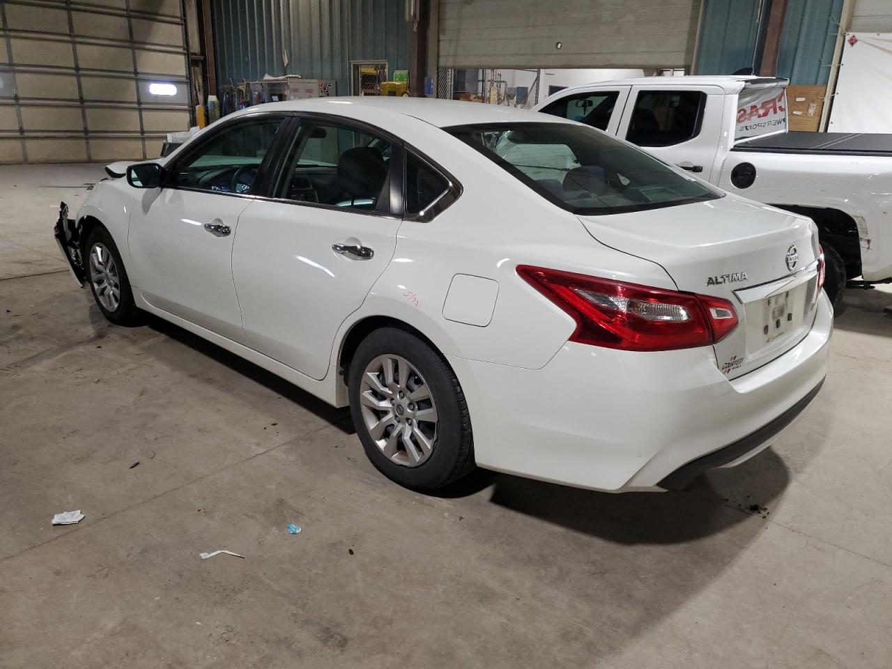 2016 Nissan Altima - Image 2